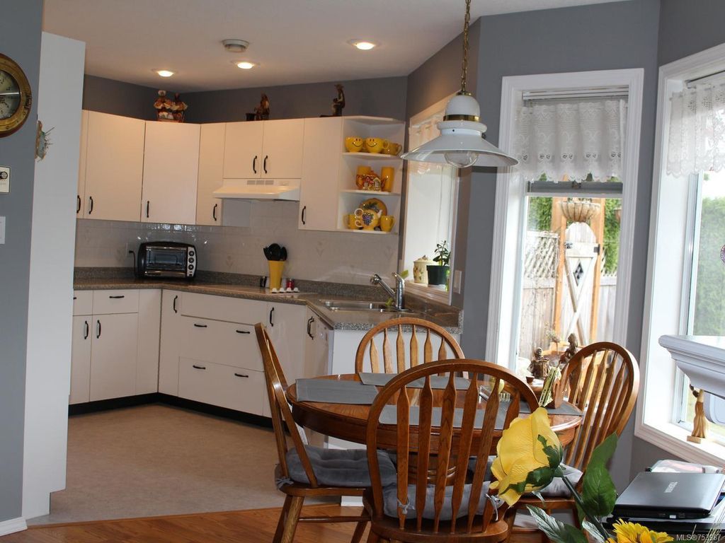 listing image 16046723142250162178
