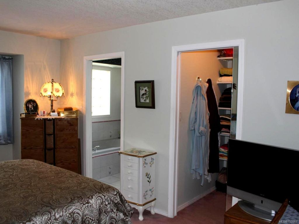 listing image 16045640934218542088