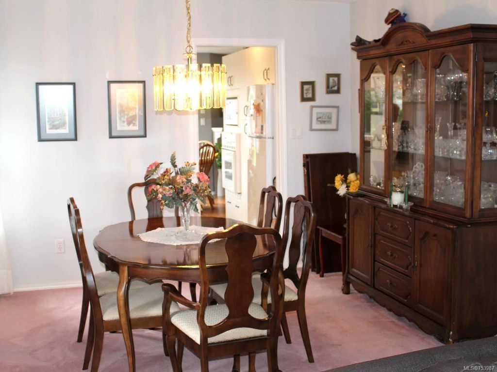 listing image 16048894458174675298