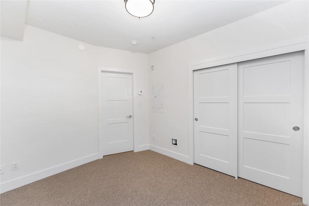 listing image 16042456316465300390