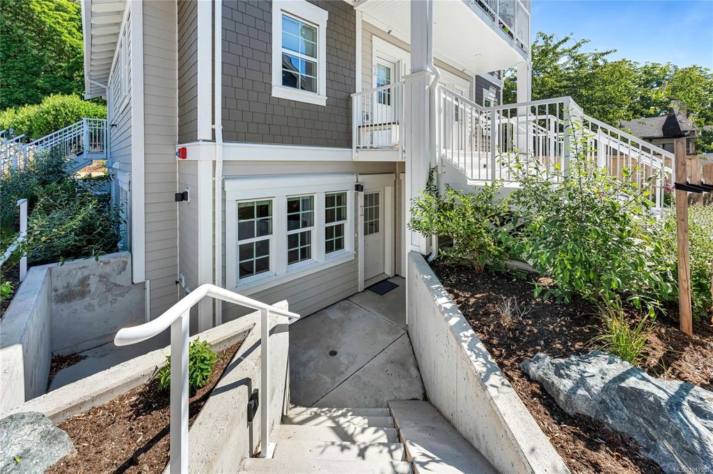 listing image 16045278005259257196