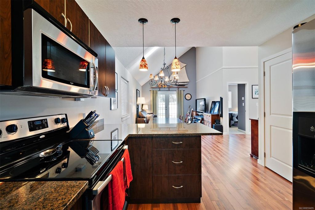 listing image 16044043081116