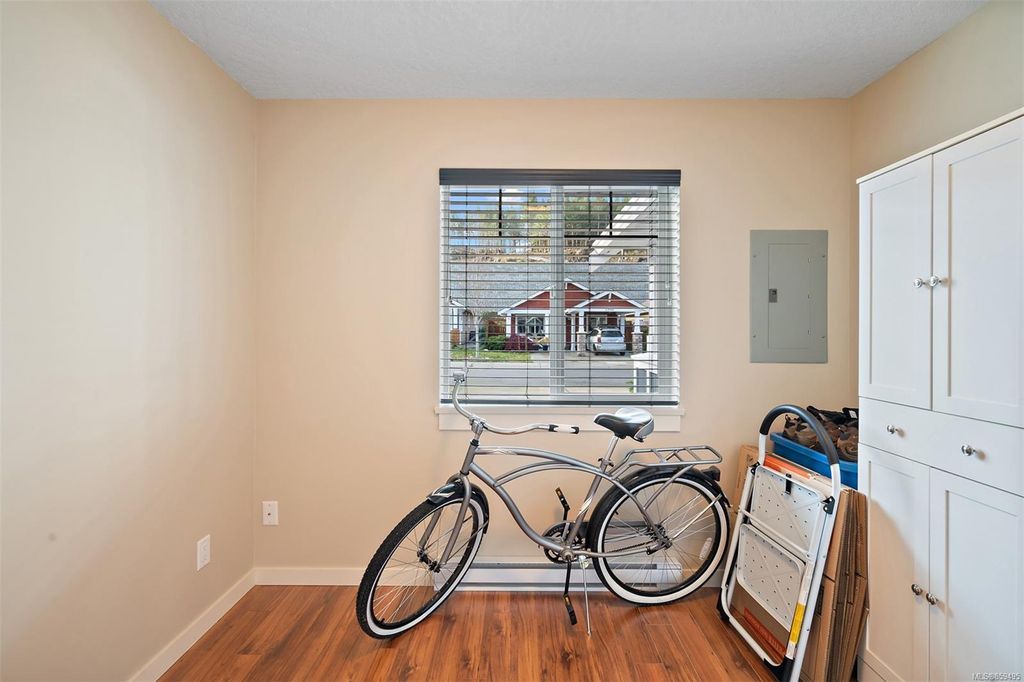 listing image 16041898155961