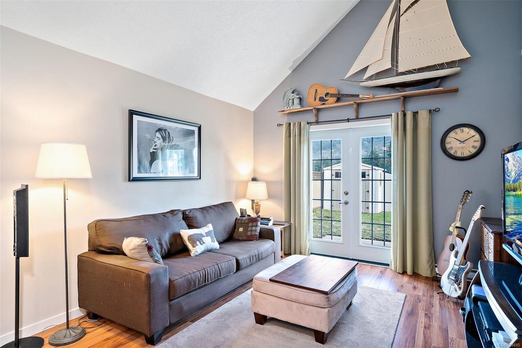 listing image 16043039137856