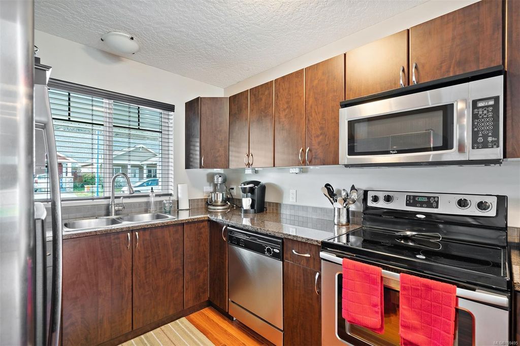 listing image 16041001061945