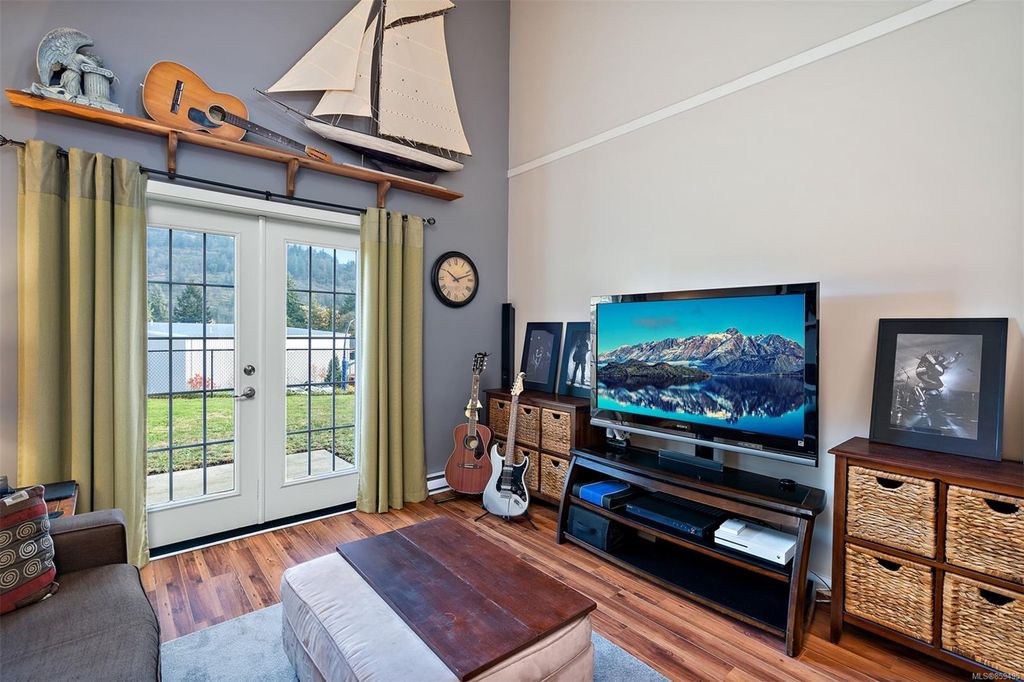 listing image 16042104497463