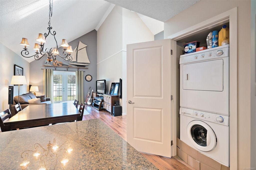 listing image 16042278854795