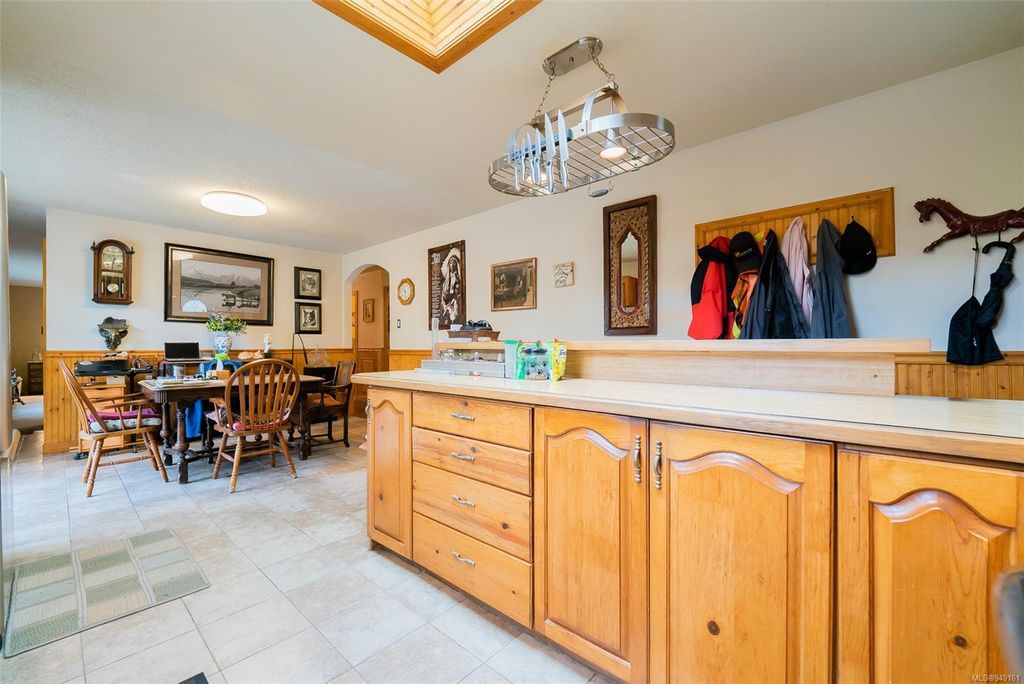 listing image 16049718771891303373