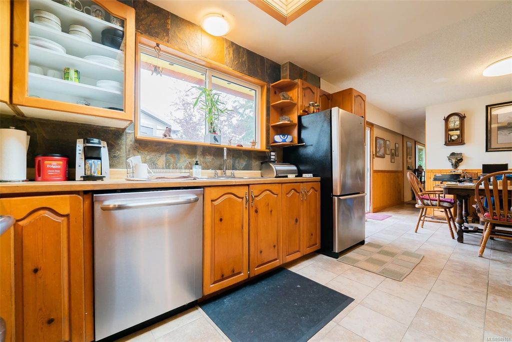 listing image 16043197243862924948