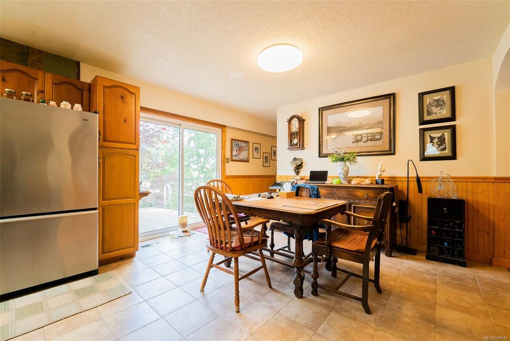 listing image 16041068042303781521