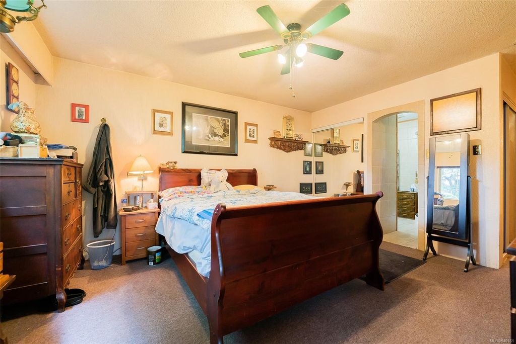 listing image 16040033948720643414