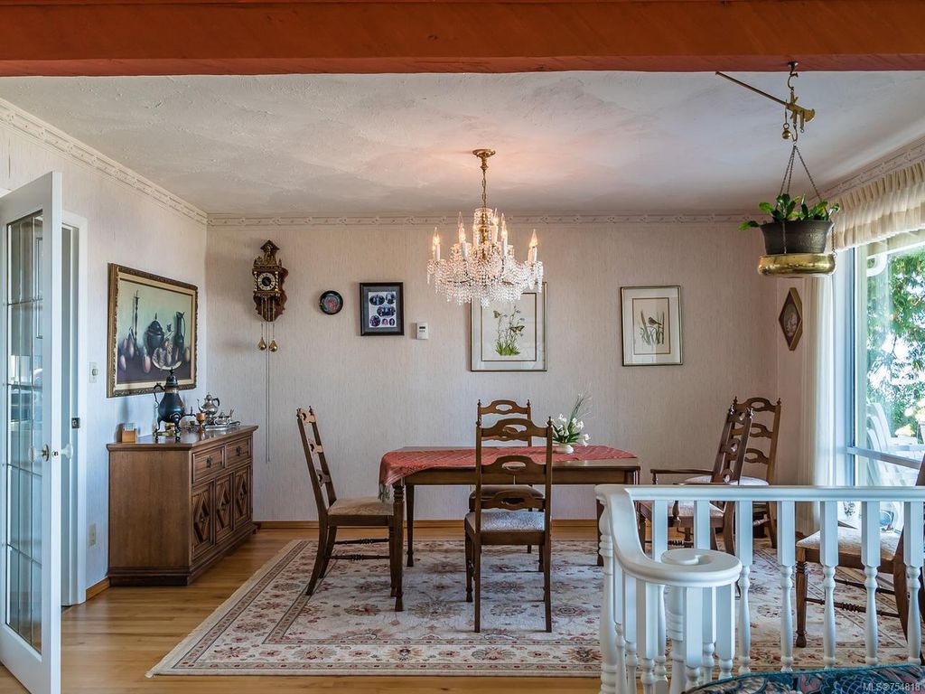 listing image 16048189612310592948