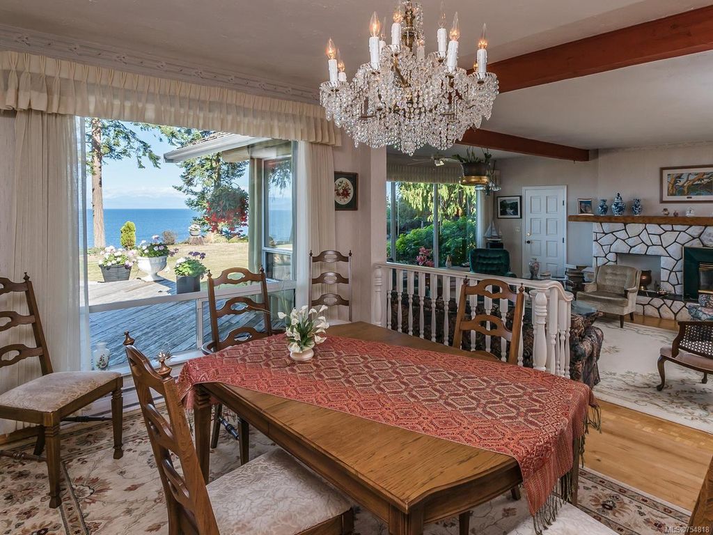 listing image 16048447540634903577