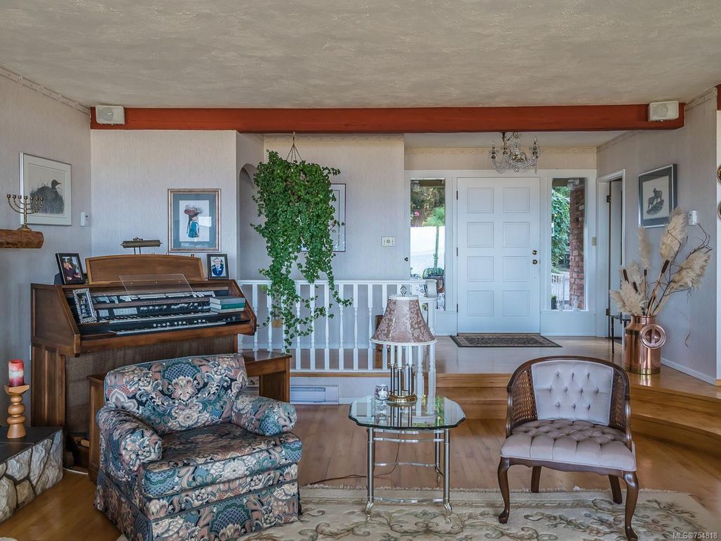 listing image 16047797708292293828