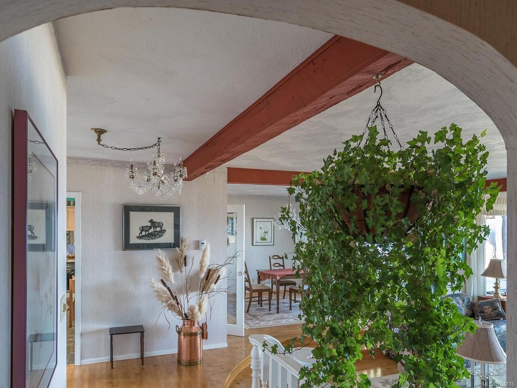 listing image 16047294131738476460