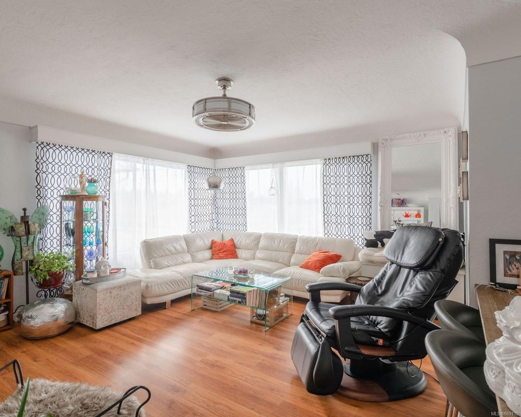 listing image 16042802176931143428