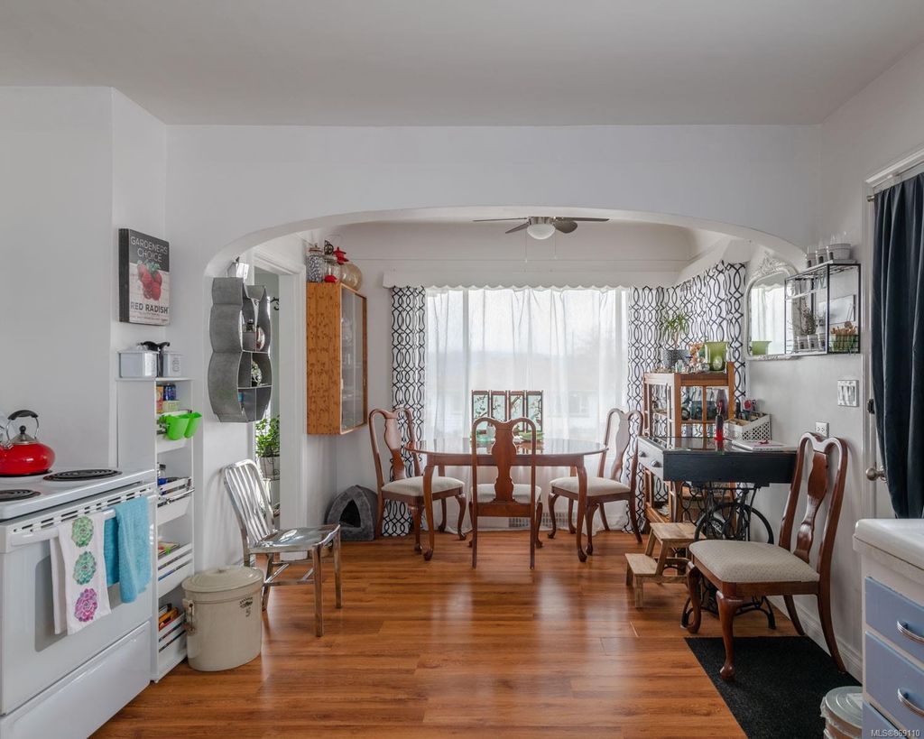 listing image 16049950088081085712
