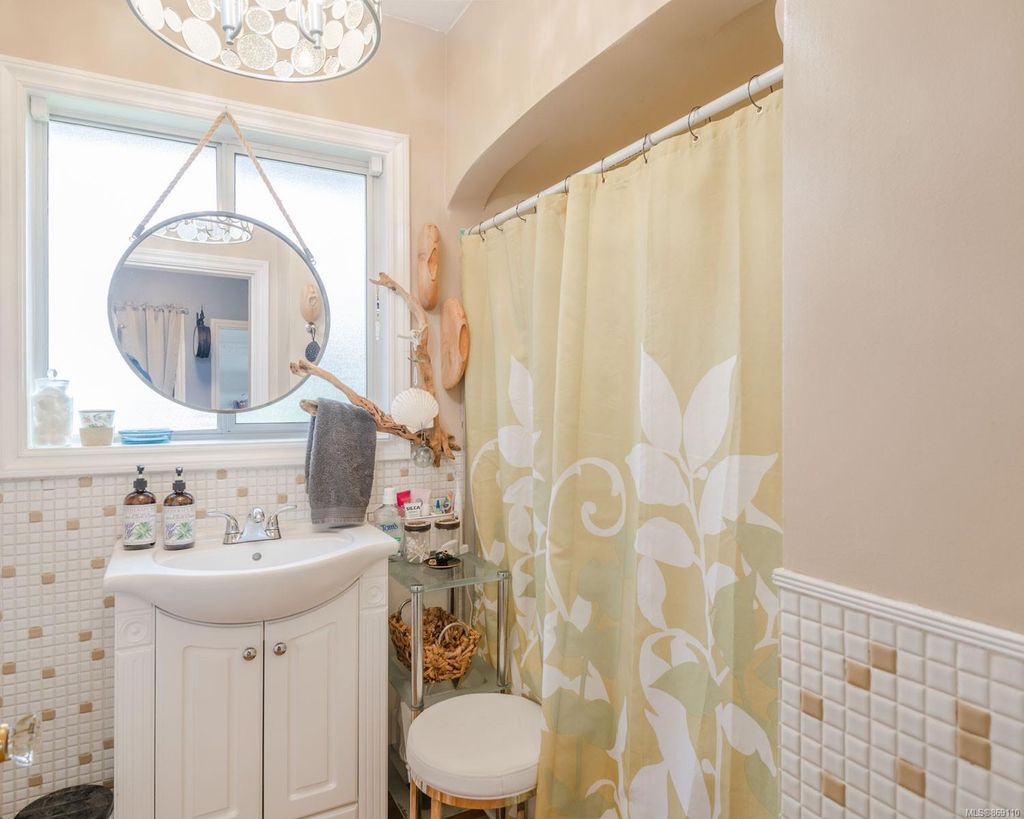 listing image 16046968829230545477
