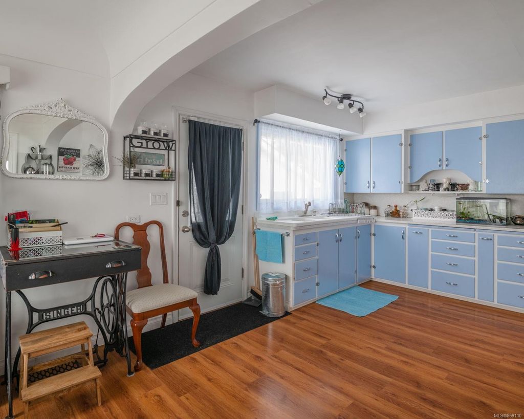 listing image 16041254412329423927
