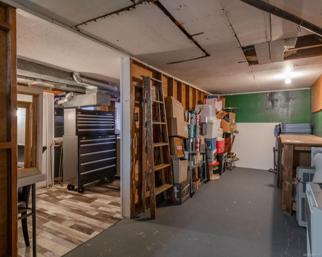 listing image 16046300993459008325