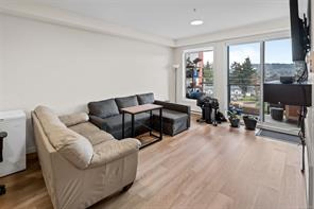 listing image 16043058830754