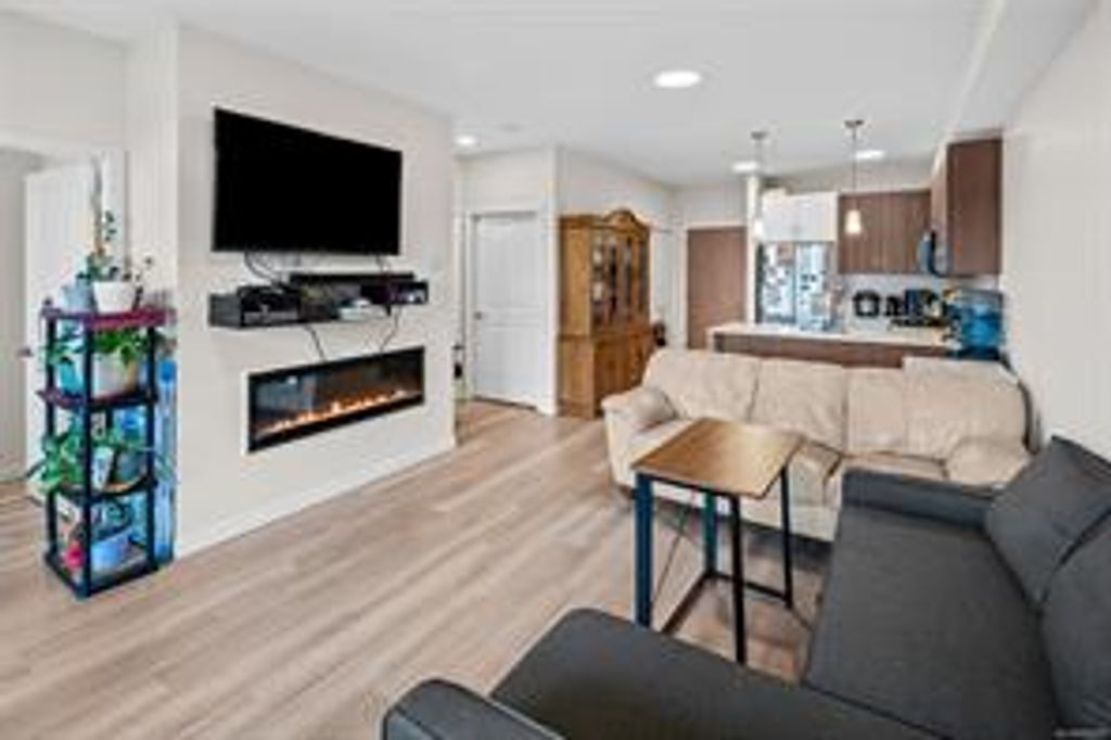 listing image 1604621972505