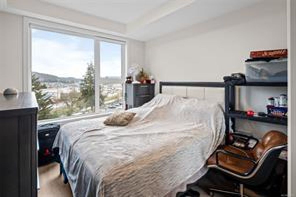 listing image 16041909002266