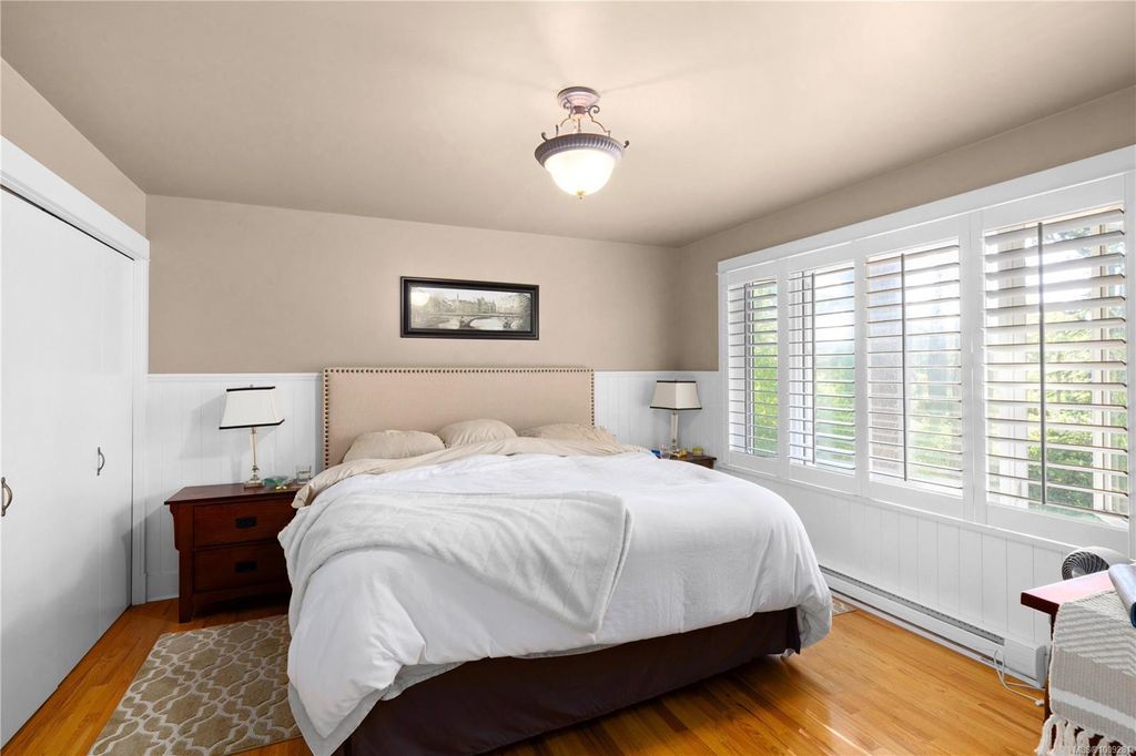 listing image 16048783538034043583