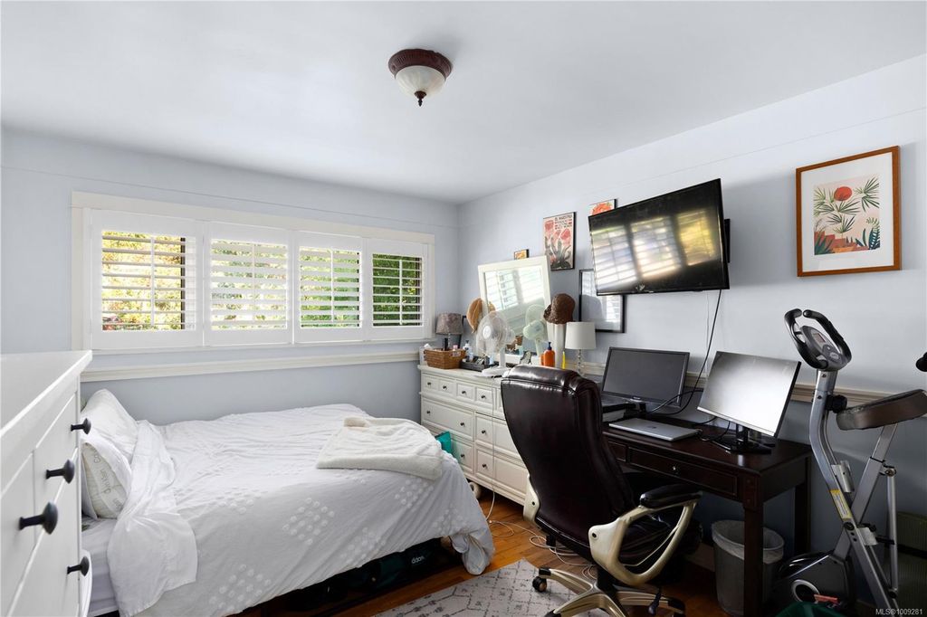 listing image 16041740855564978972