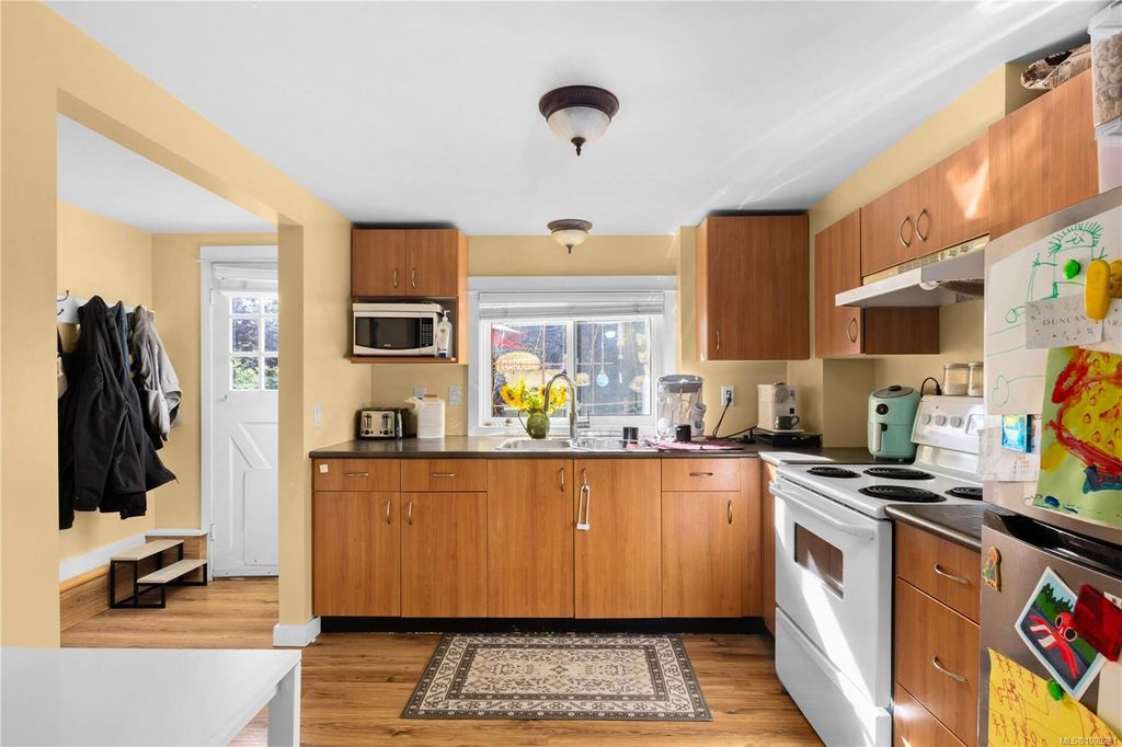 listing image 16045055738754913637