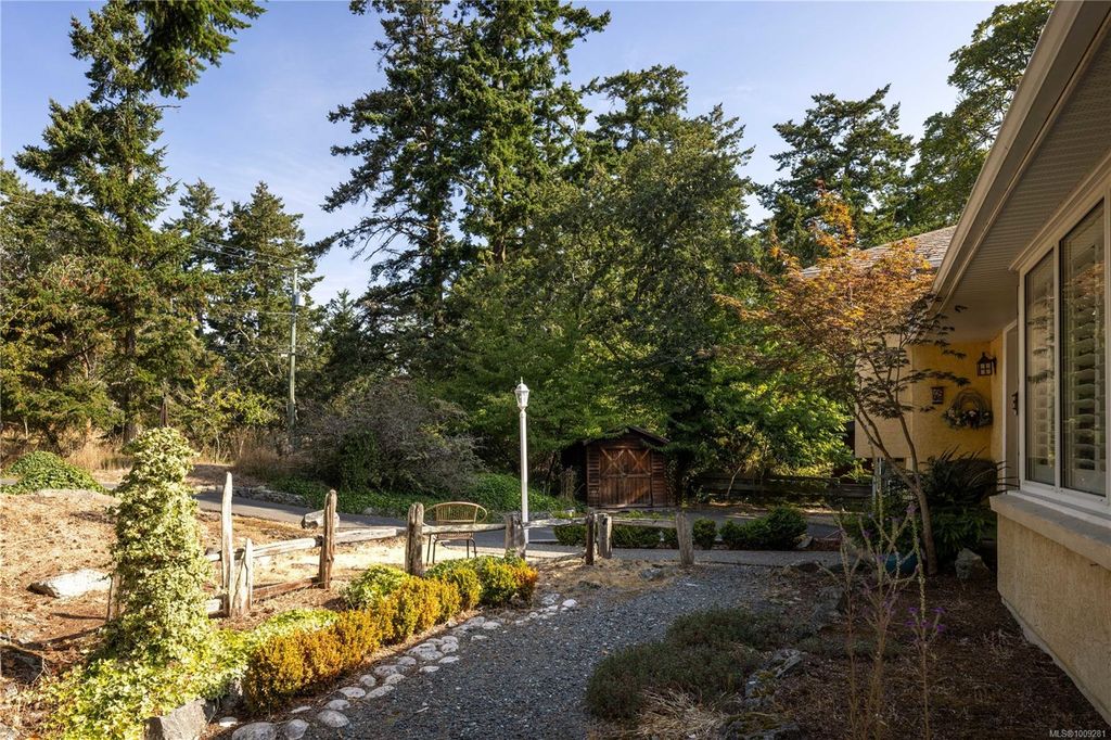listing image 16049309281531736990