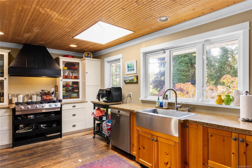 listing image 16045900494125596886