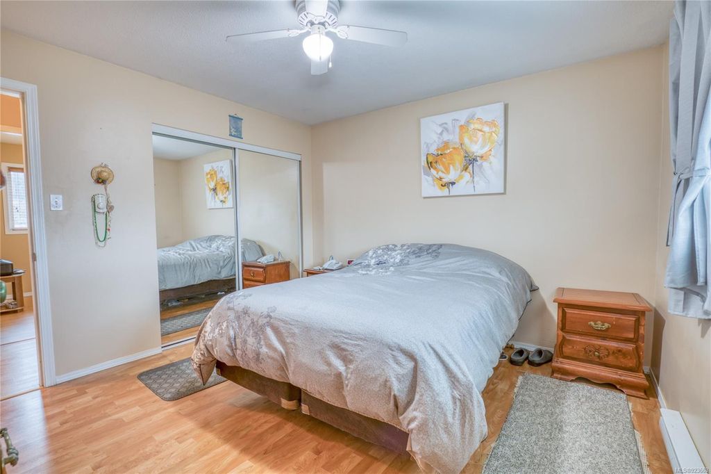 listing image 16043566508964860835