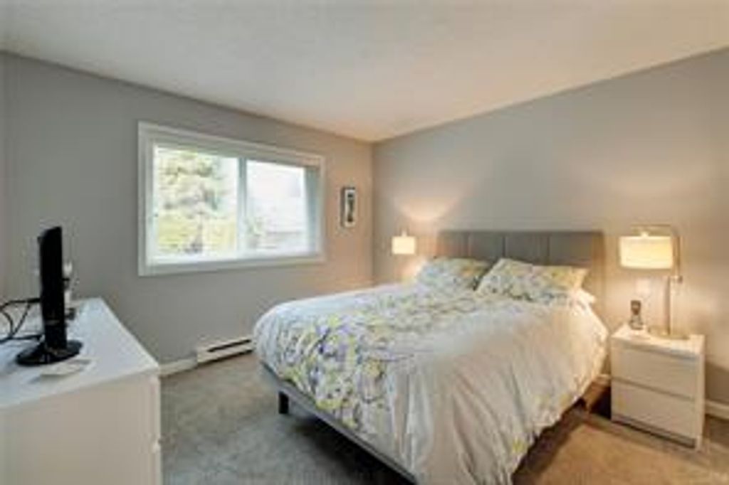 listing image 16047634935232790477