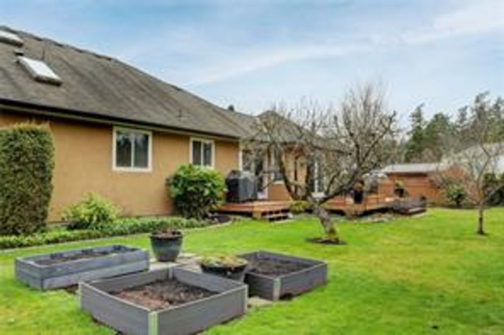 listing image 16043392259020545406