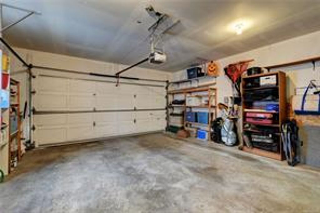 listing image 16044214137641817547
