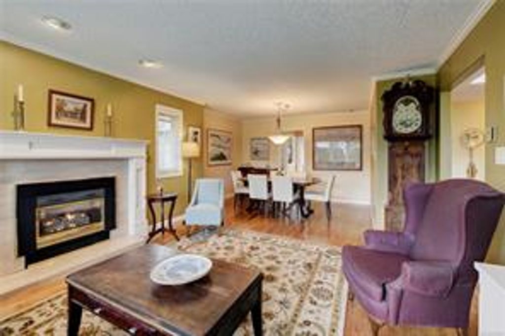 listing image 16046620917110377030