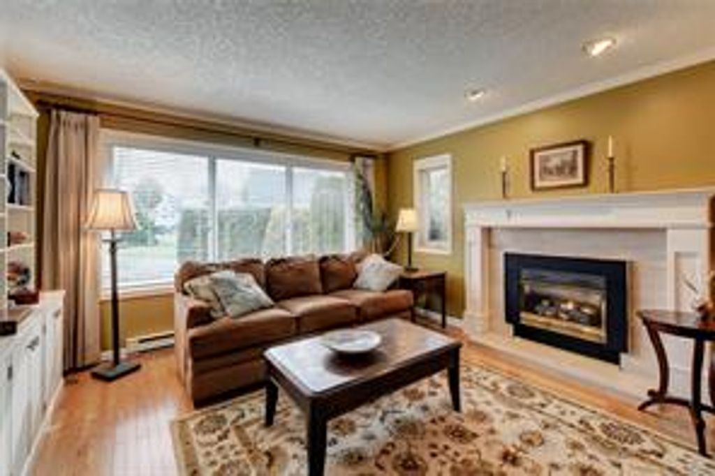 listing image 16046461002308403771