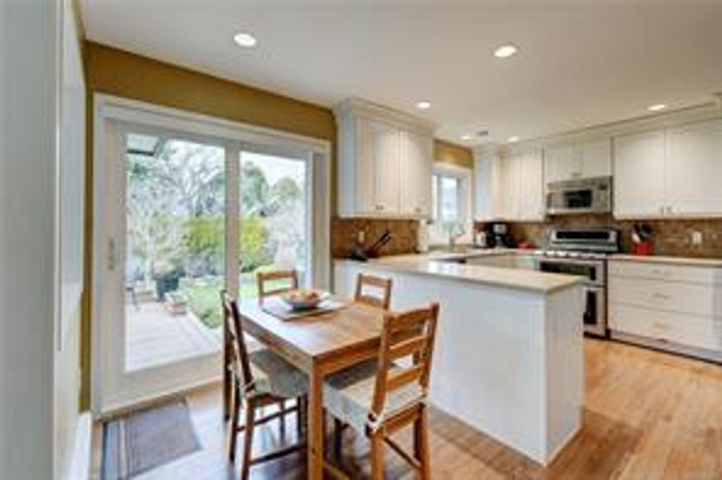 listing image 16041062503001308724