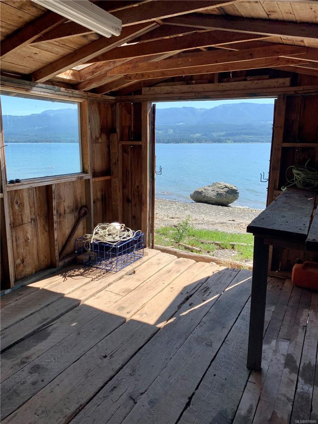 listing image 16046501092460678388