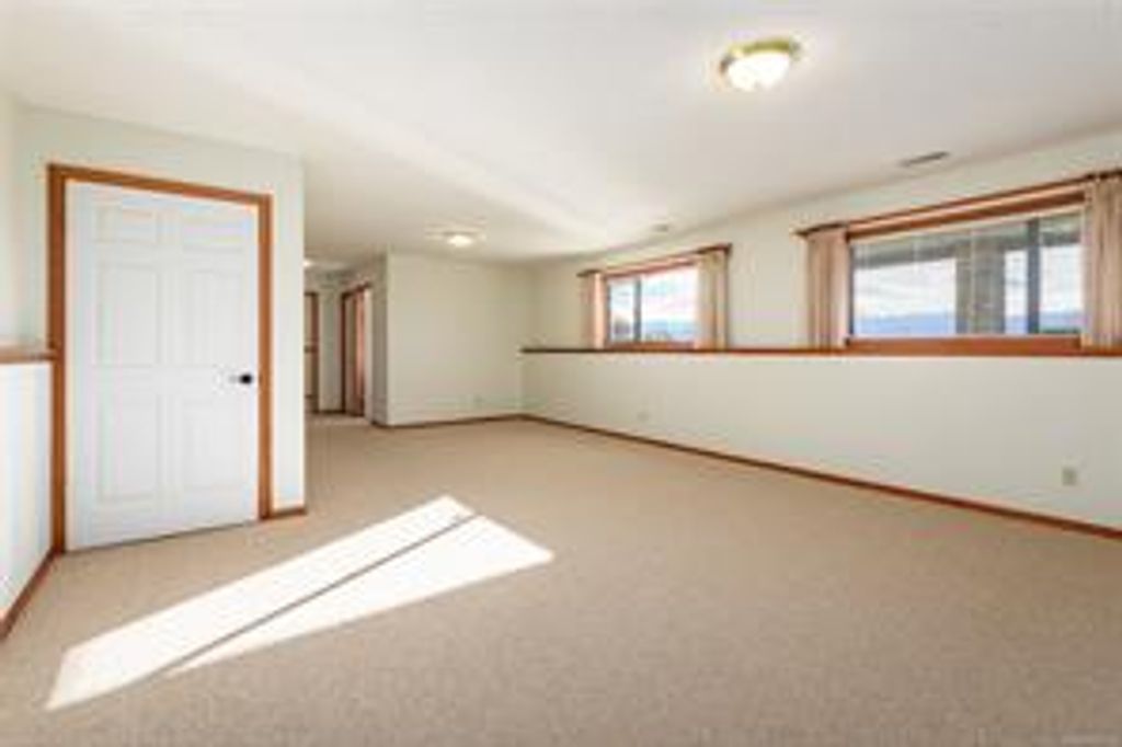 listing image 16044386855471570506