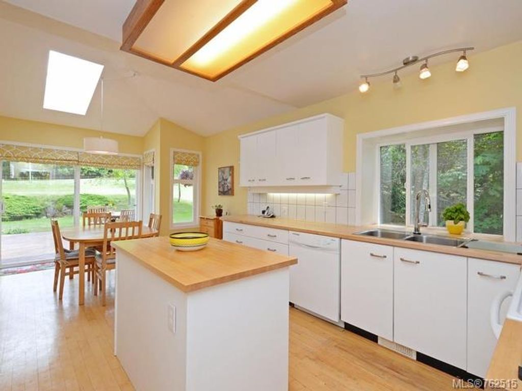 listing image 16045441004084847775