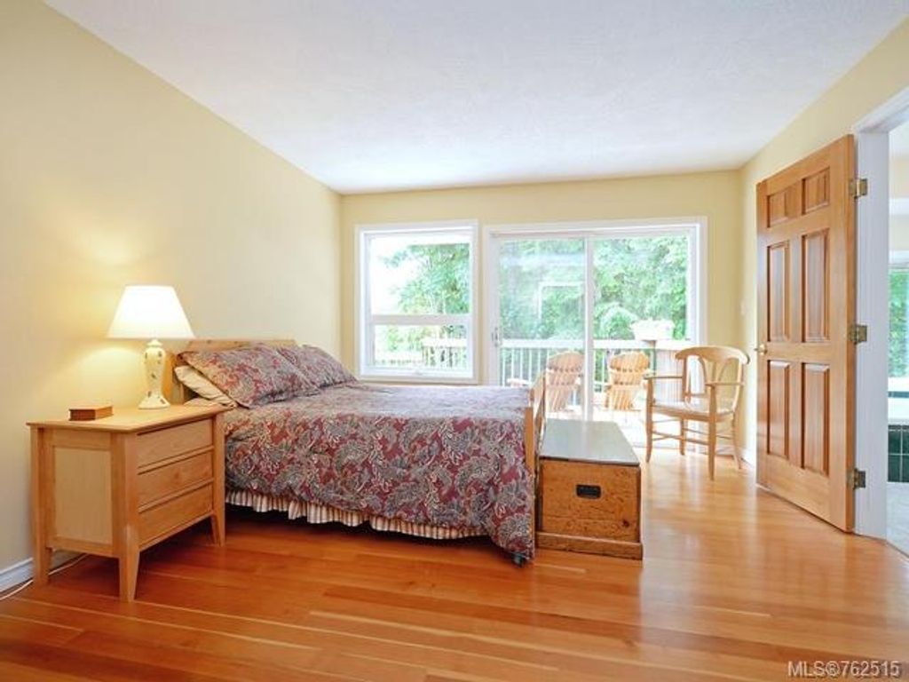 listing image 16044941909759284107