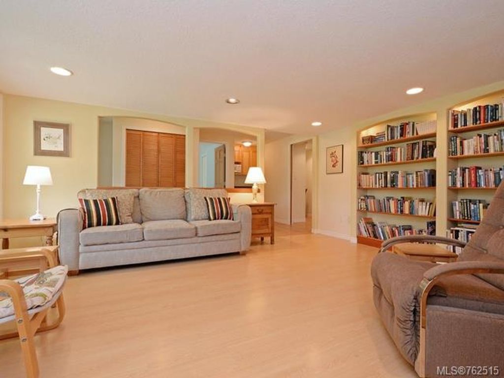 listing image 16043686526938609927