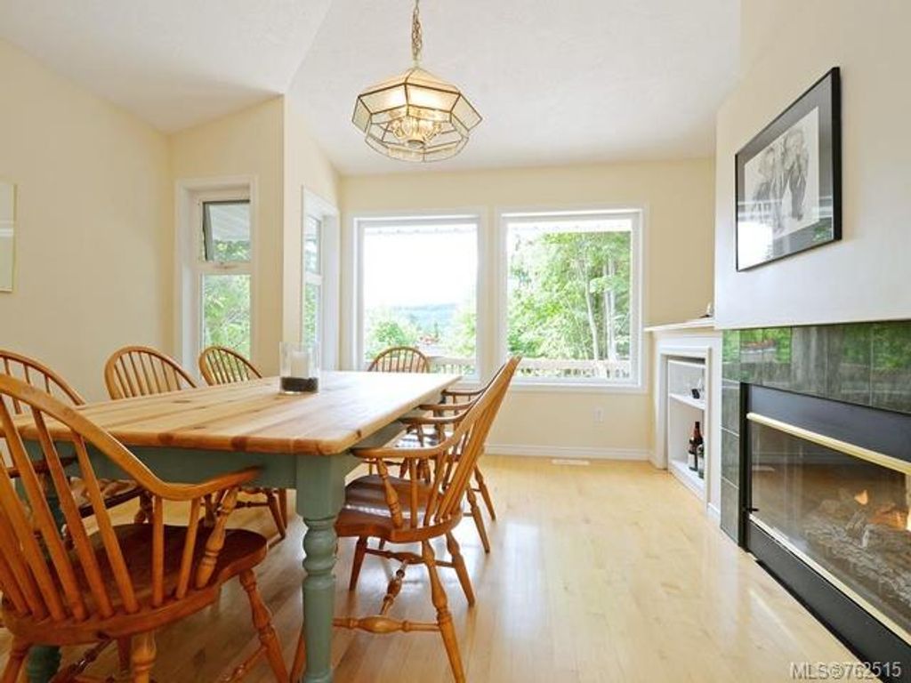 listing image 16045404987225449308