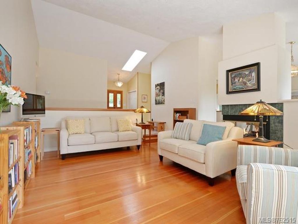 listing image 16043022959264318807