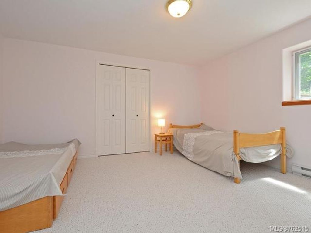 listing image 16044193839023223307