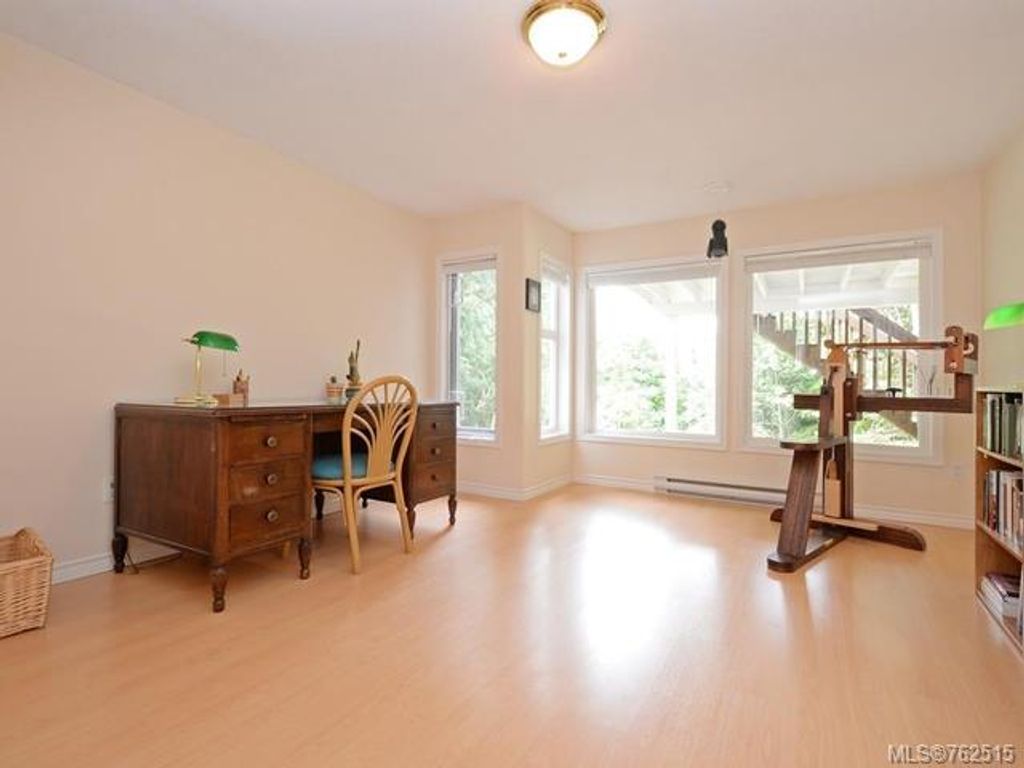 listing image 16047550085163317300