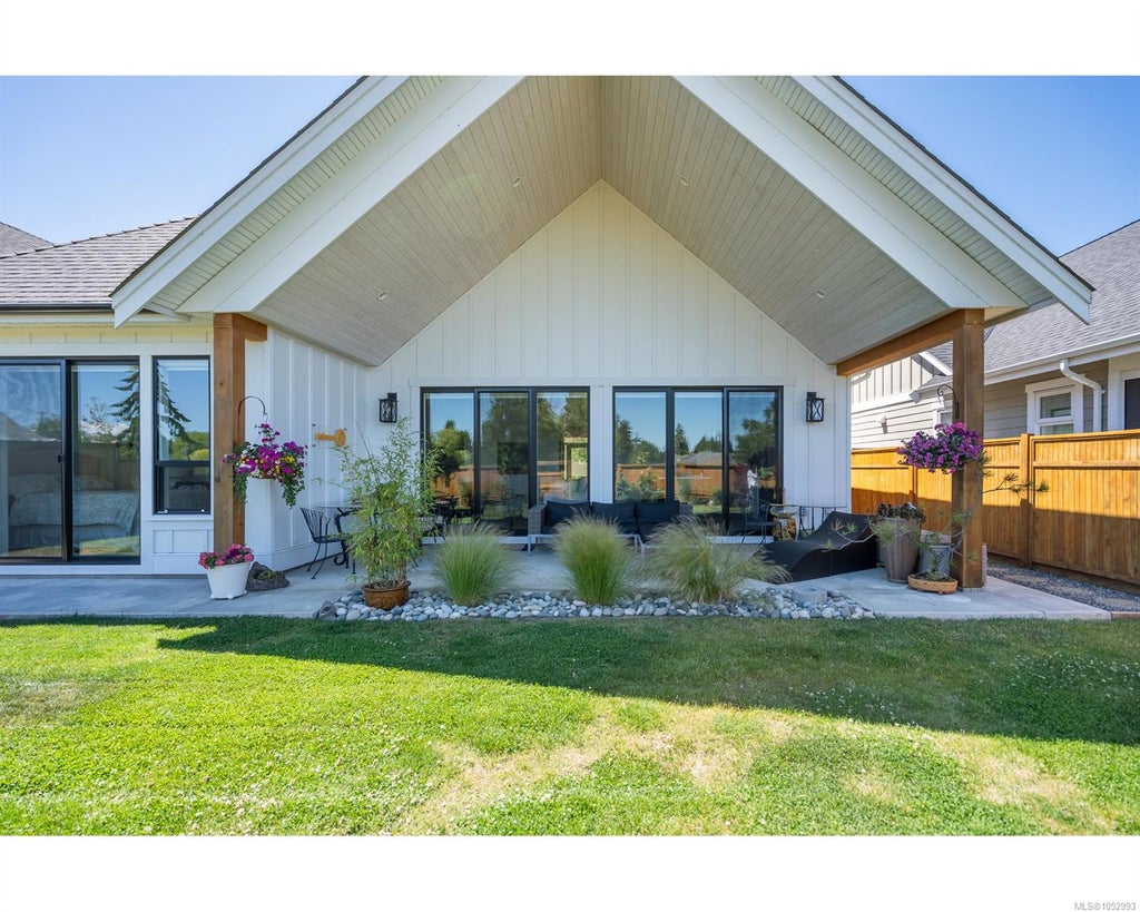 427 COTTAGE DR, QUALICUM BEACH, BC V9K 2T3 - Image 38680467.jpeg?d=l