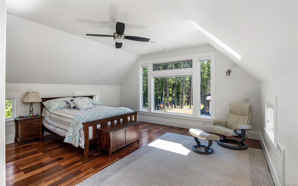 listing image 16049311391755573212